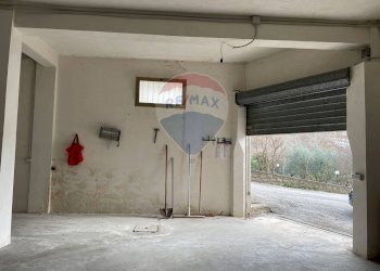Parcheggio - Magazzino Via Isernia, Colli a Volturno - foto 2