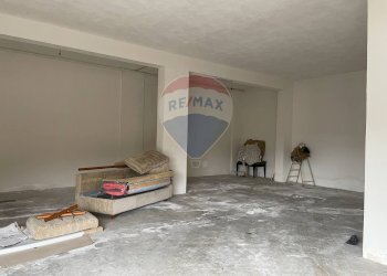 Soggiorno - Magazzino Via Isernia, Colli a Volturno - foto 7