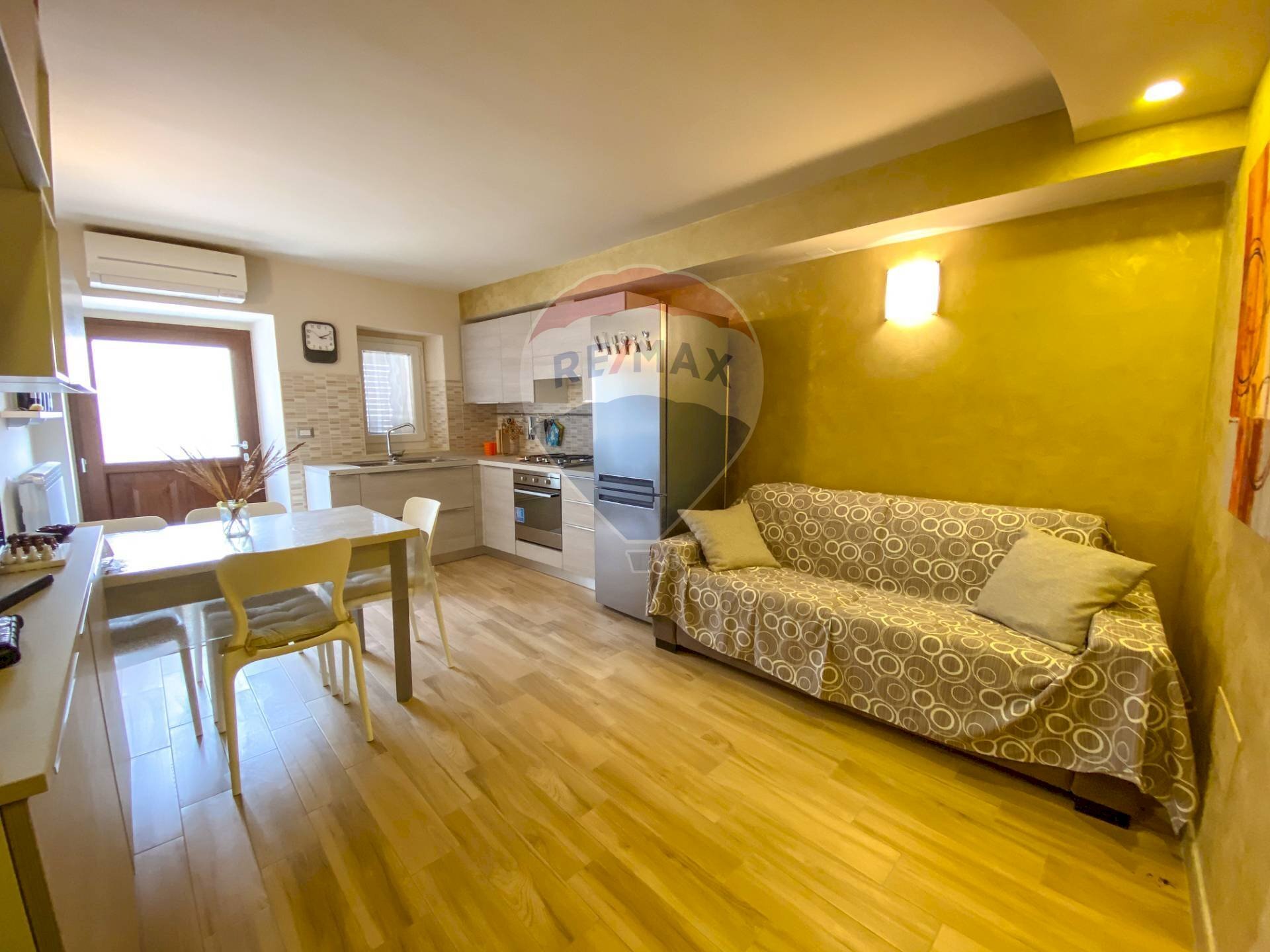 Sala da pranzo - Independent house Via Occidentale, Fornelli - photo 1