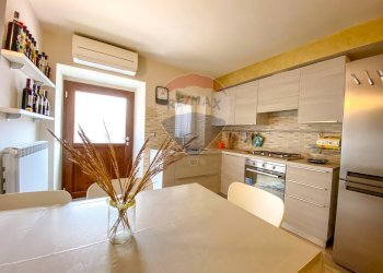 Cucina - Casa indipendente Via Occidentale, Fornelli - foto 5