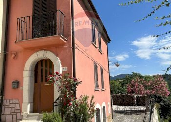 Casa all\'aperto - Casa semi indipendente Via Degli Abruzzi
 
12, Roccasicura - foto 1