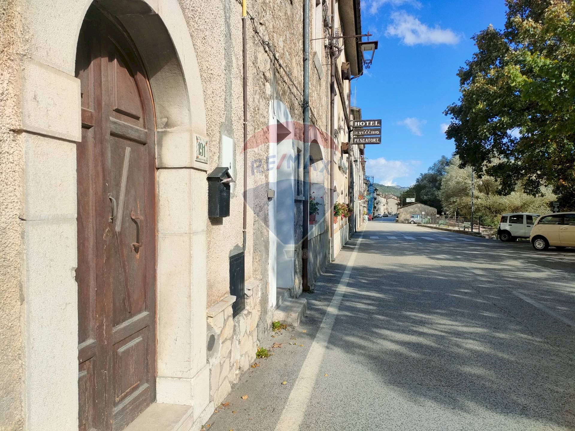 Edificio all\'aperto - Appartamento Via Benedetto Virgilio
191, Villetta Barrea - foto 3