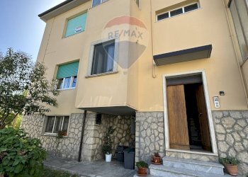 Edificio all\'aperto - Quadrilocale Via Giuseppe Mazzini
 
1, Rocchetta a Volturno - foto 4