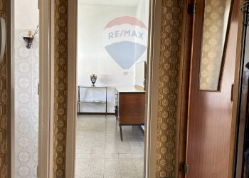 Hall / corridoio - Quadrilocale Via Giuseppe Mazzini
 
1, Rocchetta a Volturno - foto 11