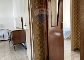 Hall / corridoio - Quadrilocale Via Giuseppe Mazzini
 
1, Rocchetta a Volturno - foto 13