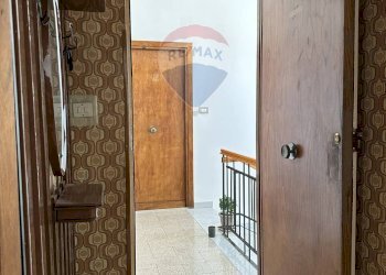 Hall / corridoio - Quadrilocale Via Giuseppe Mazzini
 
1, Rocchetta a Volturno - foto 14