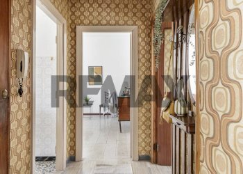 Hall / corridoio - Four-room apartment Via Giuseppe Mazzini
 
1, Rocchetta a Volturno - photo 4