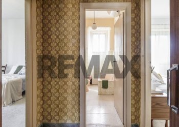 Hall / corridoio - Four-room apartment Via Giuseppe Mazzini
 
1, Rocchetta a Volturno - photo 29