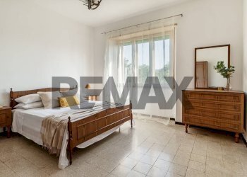 Camera / camera da letto - Four-room apartment Via Giuseppe Mazzini
 
1, Rocchetta a Volturno - photo 34