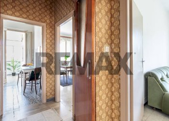 Hall / corridoio - Four-room apartment Via Giuseppe Mazzini
 
1, Rocchetta a Volturno - photo 50