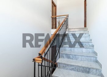 Scale - Four-room apartment Via Giuseppe Mazzini
 
1, Rocchetta a Volturno - photo 52