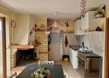 Cucina - Casa semi indipendente Ateleta - foto 3