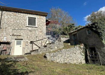 Casa all\'aperto - Independent house Via Cappella
 
snc, Rocchetta a Volturno - photo 5