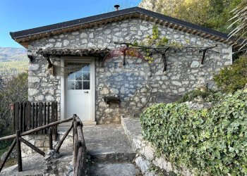 Casa all\'aperto - Independent house Via Cappella
 
snc, Rocchetta a Volturno - photo 35
