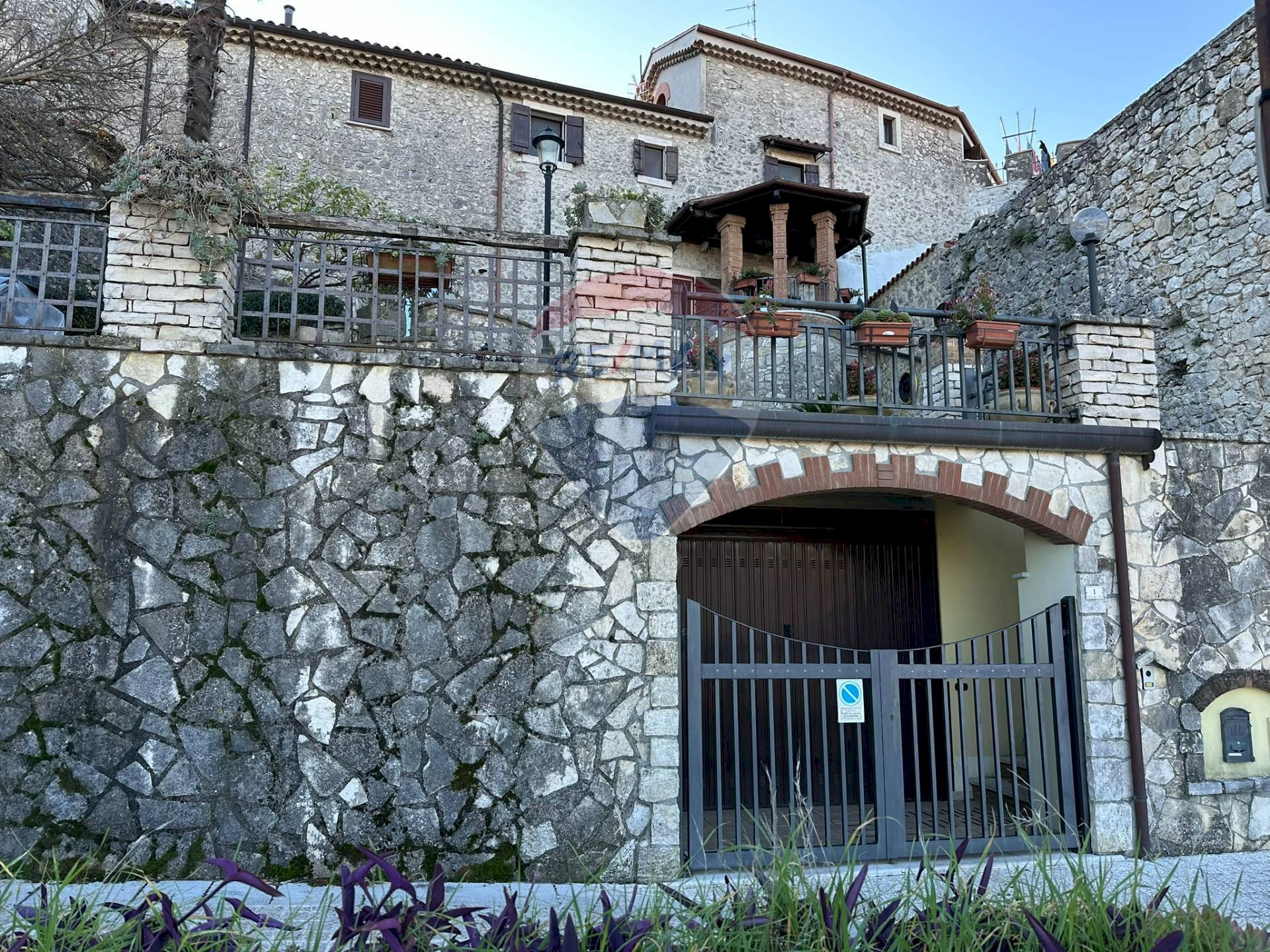 Casa all\'aperto - Casa semi indipendente Via Scesa dei tigli
 
1, Montaquila - foto 3