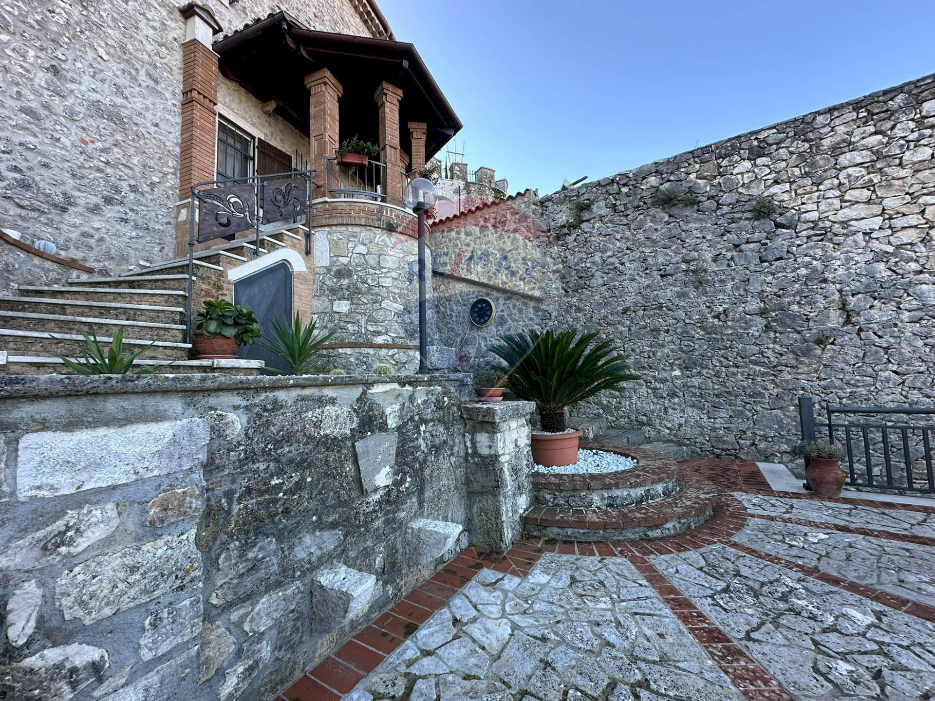 Terrazza - Casa semi indipendente Via Scesa dei tigli
 
1, Montaquila - foto 1