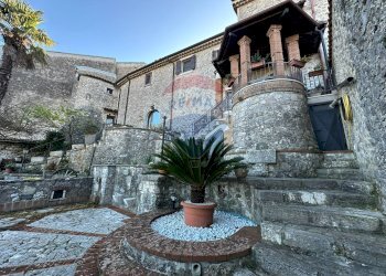 Casa all\'aperto - Casa semi indipendente Via Scesa dei tigli
 
1, Montaquila - foto 1