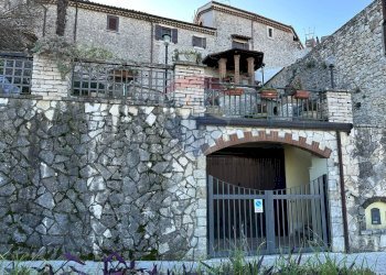 Casa all\'aperto - Casa semi indipendente Via Scesa dei tigli
 
1, Montaquila - foto 3