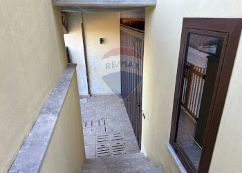 Hall / corridoio - Casa semi indipendente Via Scesa dei tigli
 
1, Montaquila - foto 8