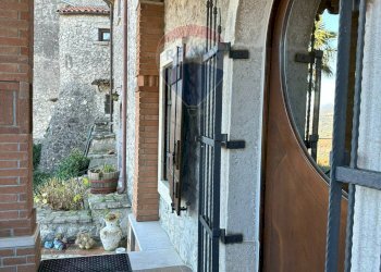 Terrazza - Casa semi indipendente Via Scesa dei tigli
 
1, Montaquila - foto 37