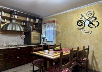 Sala da pranzo - Casa semi indipendente Via Scesa dei tigli
 
1, Montaquila - foto 51