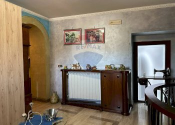 Hall / corridoio - Casa semi indipendente Via Scesa dei tigli
 
1, Montaquila - foto 74