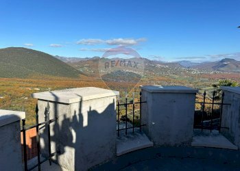 Vista delle montagne - Casa semi indipendente Via Scesa dei tigli
 
1, Montaquila - foto 2