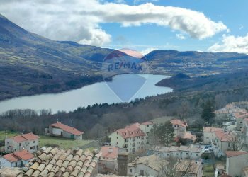 Vista delle montagne - Bilocale Via Castello
 
21, Civitella Alfedena - foto 2