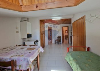 Sala da pranzo - Bilocale Via Castello
 
21, Civitella Alfedena - foto 3