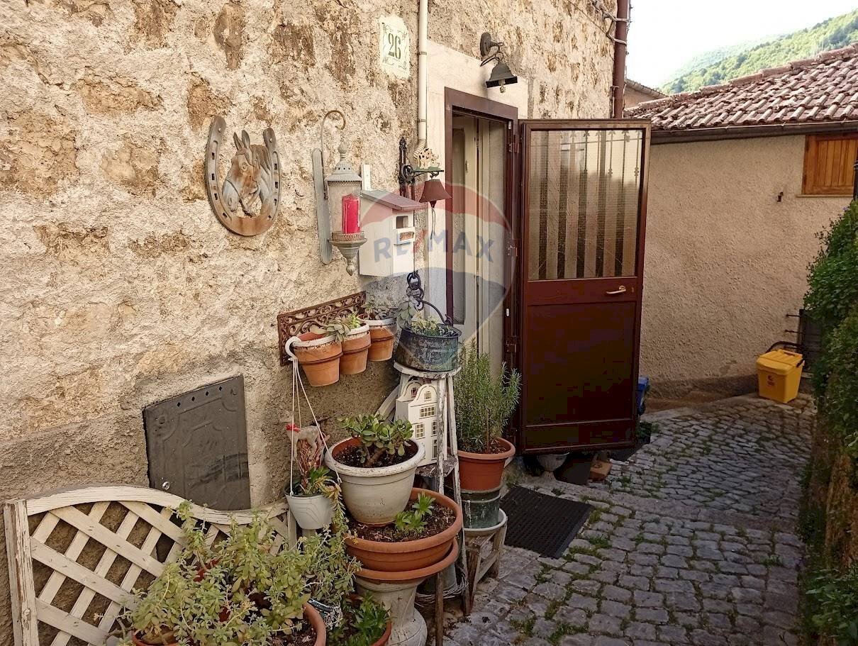 Terrazza - Apartment Via Caracena
 
26, Villetta Barrea - photo 1