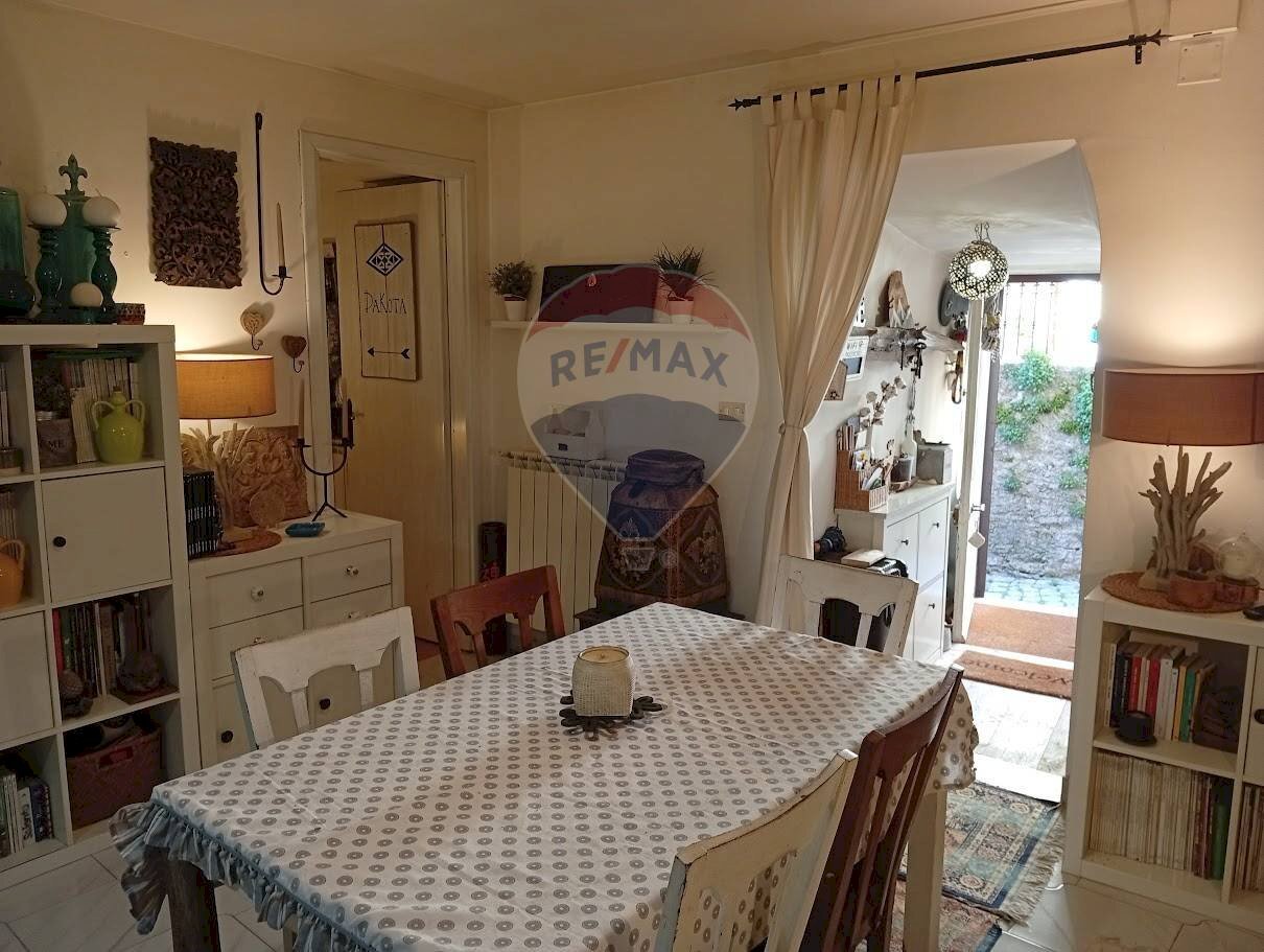 Sala da pranzo - Apartment Via Caracena
 
26, Villetta Barrea - photo 3