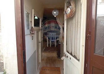 Hall / corridoio - Appartamento Via Caracena
26, Villetta Barrea - foto 8