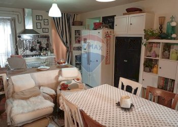 Sala da pranzo - Appartamento Via Caracena
26, Villetta Barrea - foto 13