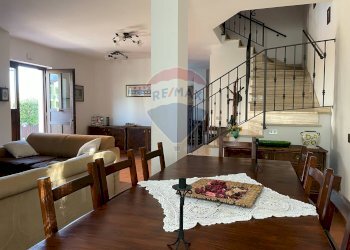 Sala da pranzo - Terraced Villa Via Neri
 
6, Rocchetta a Volturno - photo 26