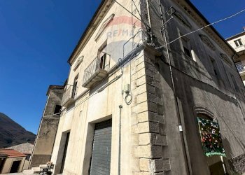 Edificio all\'aperto - Casa semi indipendente Via Piazza Michele De Iorio, Colli a Volturno - foto 3