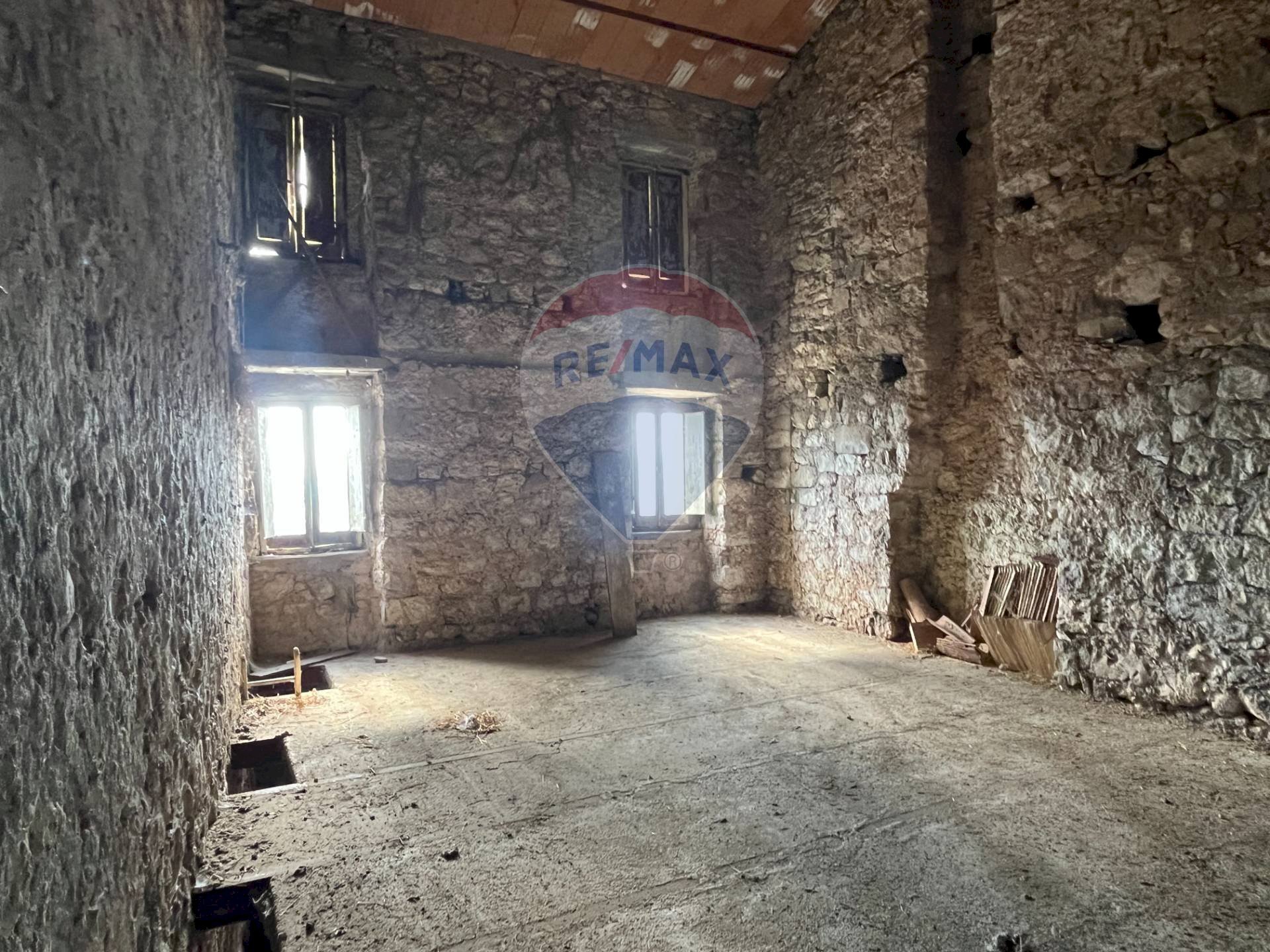 Stanza vuota - Rustico Via Pitassi
 
snc, Ateleta - foto 2