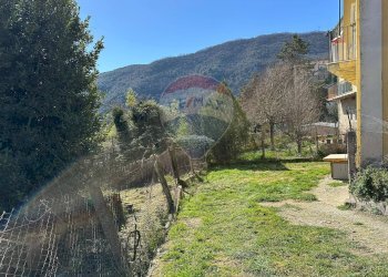 Vista delle montagne - Casa semi indipendente Via Isernia
 
snc, Colli a Volturno - foto 102