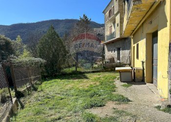 Giardino - Casa semi indipendente Via Isernia
 
snc, Colli a Volturno - foto 126