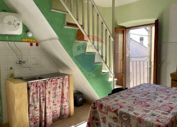 Scale - Casa indipendente Mazzini
 
47, Pizzone - foto 20