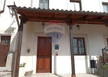 Casa all\'aperto - Quadrilocale Via Castello
 
22, Villetta Barrea - foto 1