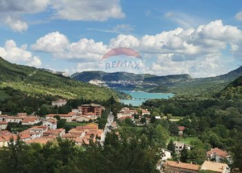 Vista delle montagne - Quadrilocale Via Castello
 
22, Villetta Barrea - foto 3