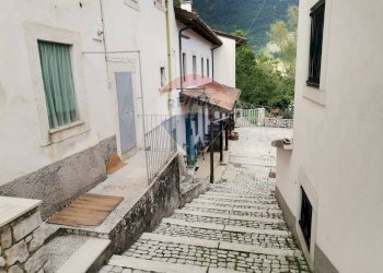 Casa all\'aperto - Quadrilocale Via Castello
 
22, Villetta Barrea - foto 20