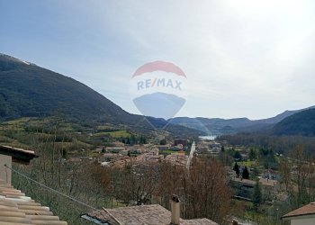 Vista delle montagne - Quadrilocale Via Castello
 
22, Villetta Barrea - foto 28