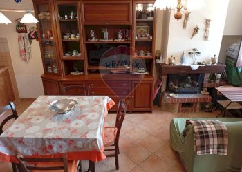 Sala da pranzo - Quadrilocale Via Castello
 
22, Villetta Barrea - foto 4
