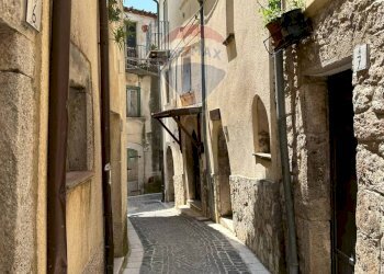 Edificio all\'aperto - Appartamento Via Ercole
 
13, Fornelli - foto 53