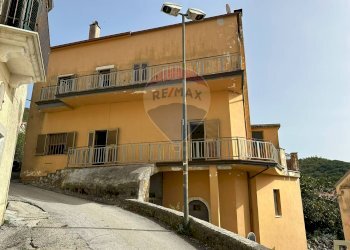 Edificio all\'aperto - Casa indipendente Colle Macchia
 
13, Filignano - foto 1