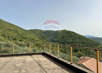 Vista delle montagne - Casa indipendente Colle Macchia
 
13, Filignano - foto 2