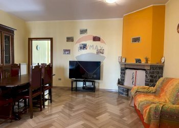 Sala da pranzo - Casa indipendente Corso Garibaldi
 
76, Montaquila - foto 1