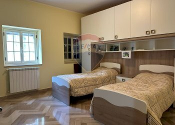 Camera / camera da letto - Casa indipendente Corso Garibaldi
 
76, Montaquila - foto 36