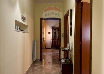 Hall / corridoio - Casa indipendente Corso Garibaldi
 
76, Montaquila - foto 42